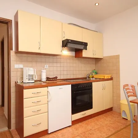 Apartman 8384a Preko